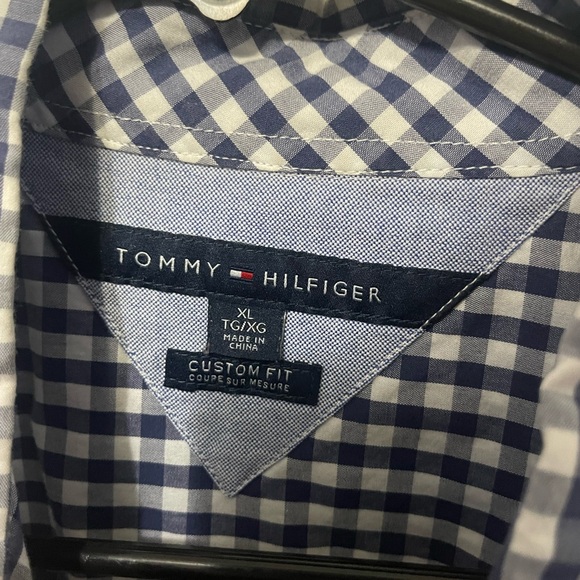 Tommy Hilfiger button up - Picture 2 of 3